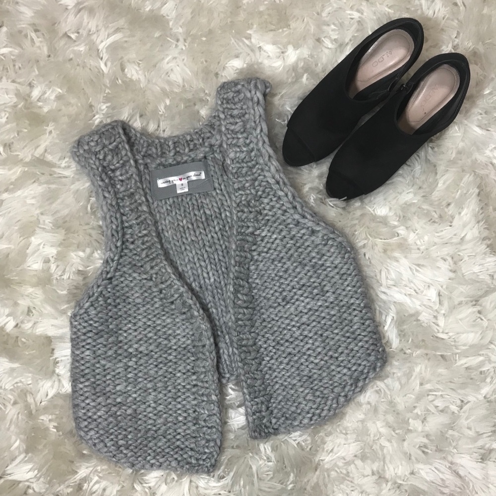 Cute Gray Knitted Vest